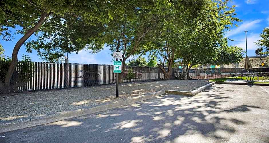 SureStay Plus Hotel by Best Western Sacramento North
