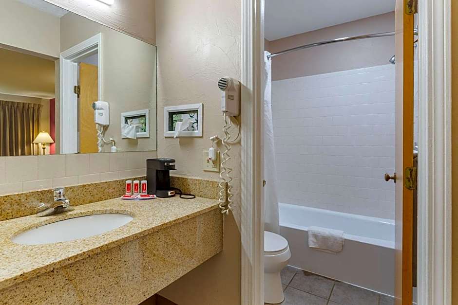 Econo Lodge Sturbridge