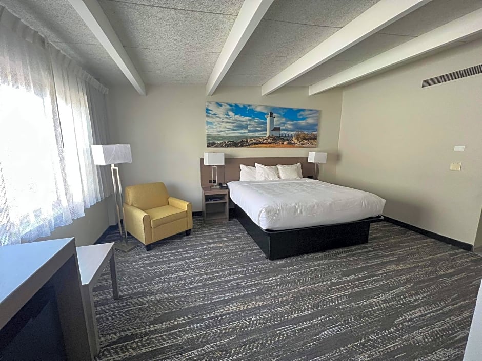 Days Inn by Wyndham Manitowoc