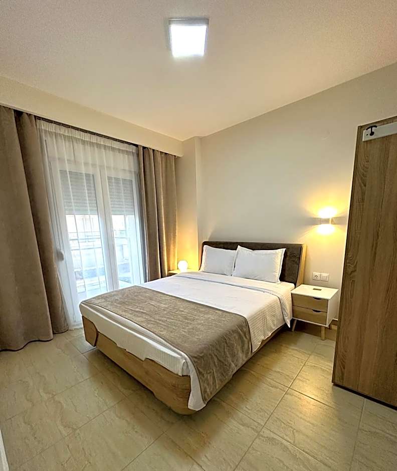 Navarino Luxe Suites