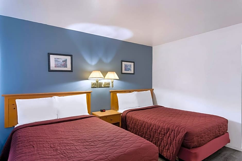 Rodeway Inn & Suites Sidney Historic Downtown I-80