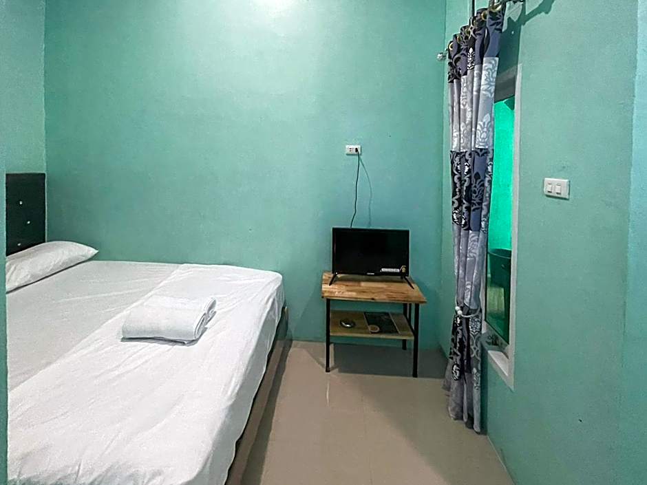 Antony Homestay near Pantai Pasir Putih Parbaba Mitra RedDoorz