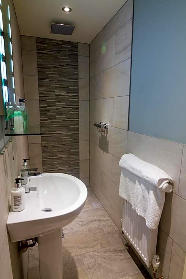 Photo 1 of 4 of Double Room