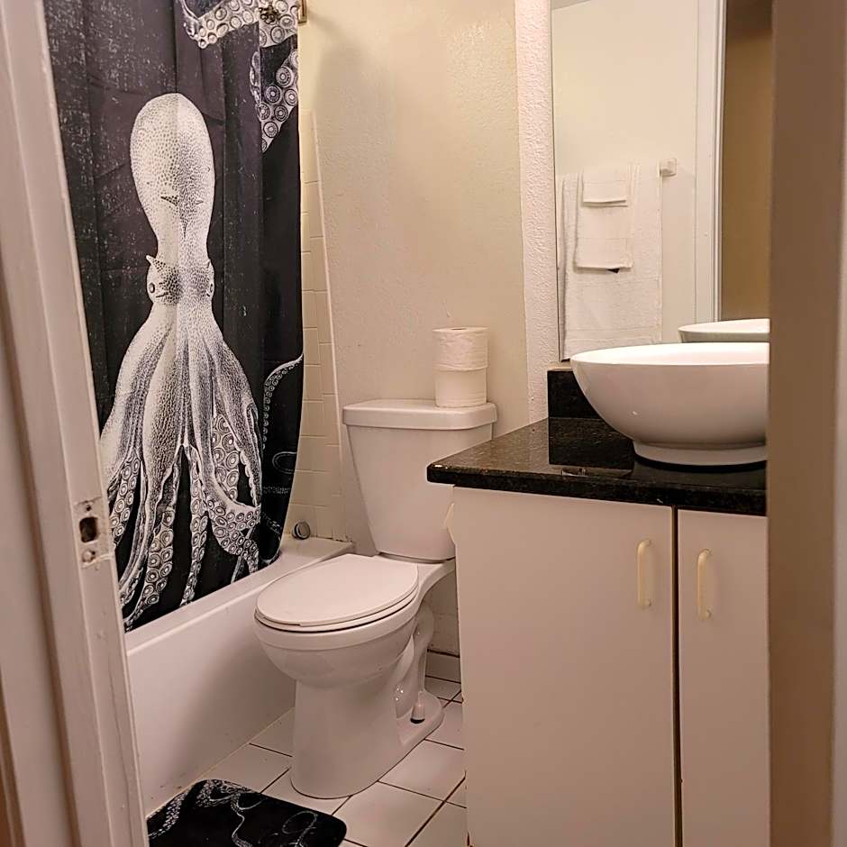 Oceanfront Escape With Balcony and heated salt water pool Sleeps 4