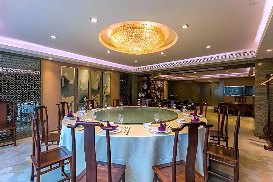 La Perle International Hotel