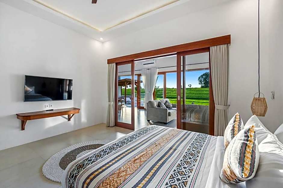 Villa Swantika: Infinity Pool Aussicht Canggu