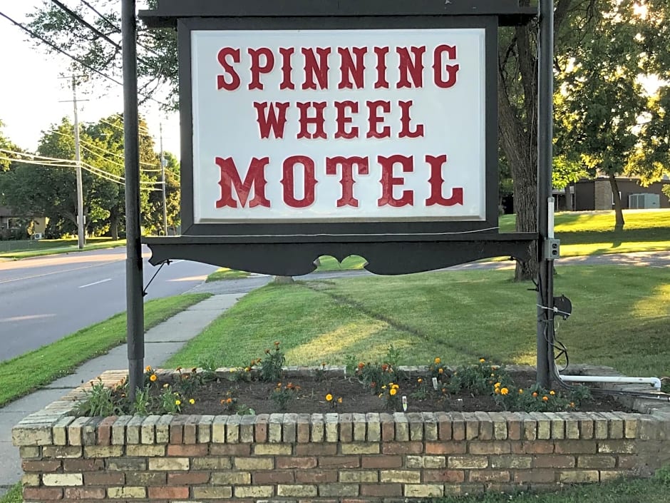 Spinning Wheel Motel