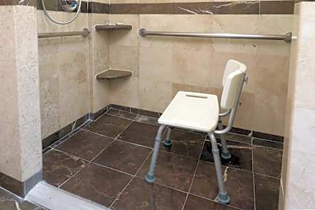 Standard King Room - Accessible