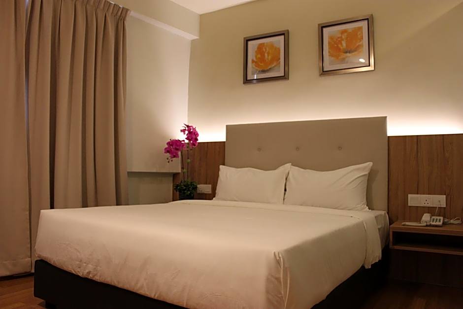 Photo 1 of 5 of Superior 1 Queen Bed