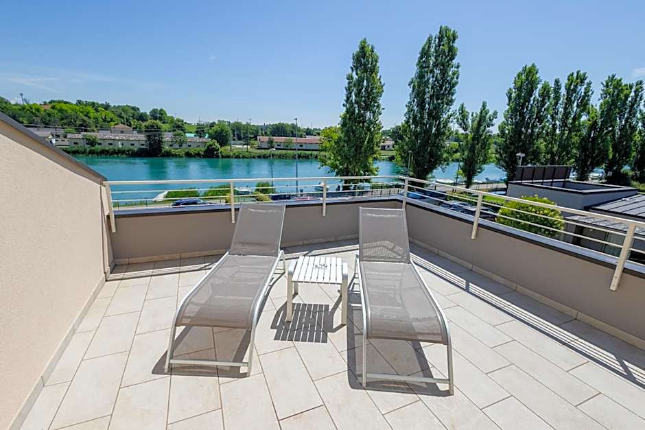 Aurora ApartHotel