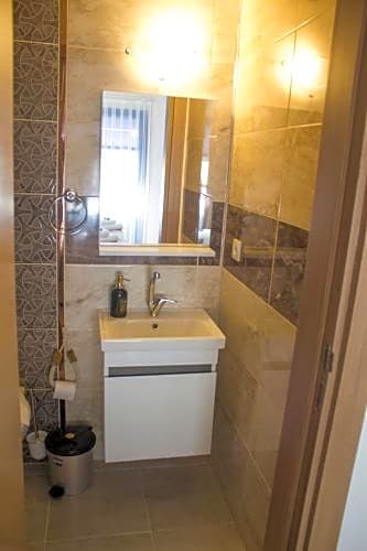 Lavinia Otel