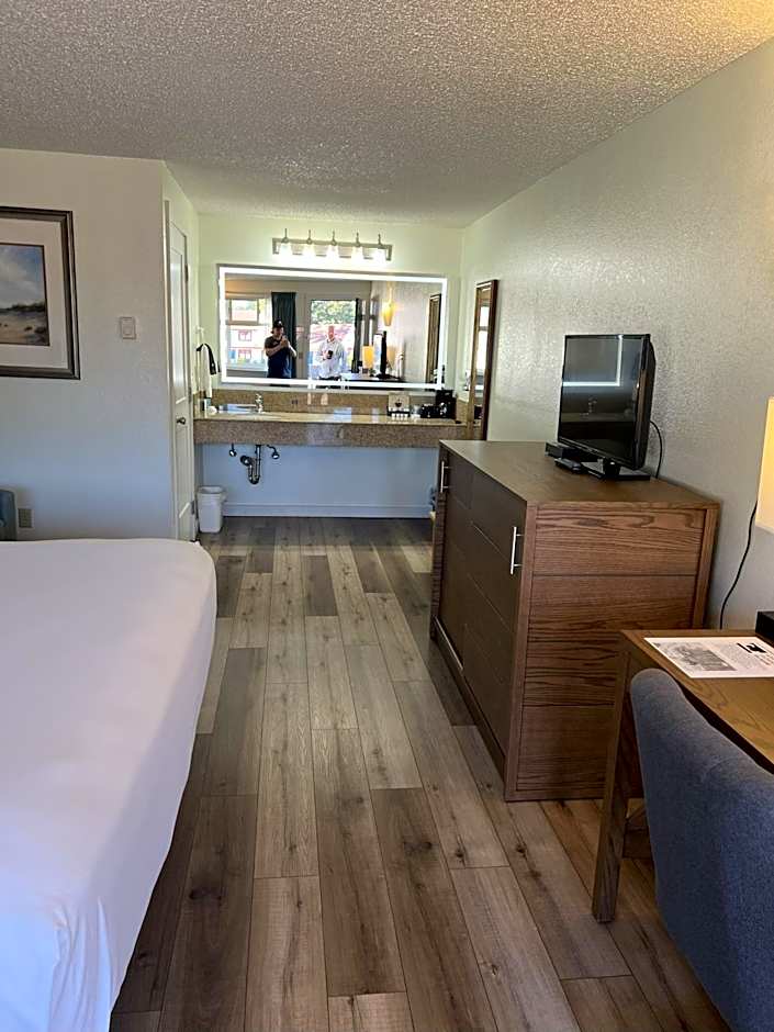 Super 8 by Wyndham Florence OR