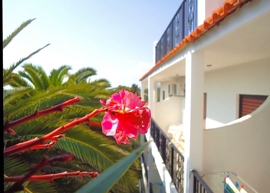 Bruskos Hotel & Suites