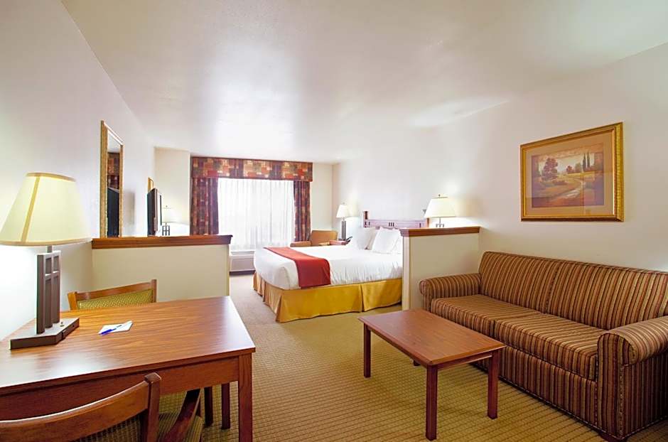 Holiday Inn Express Hotel & Suites Mattoon By IHG