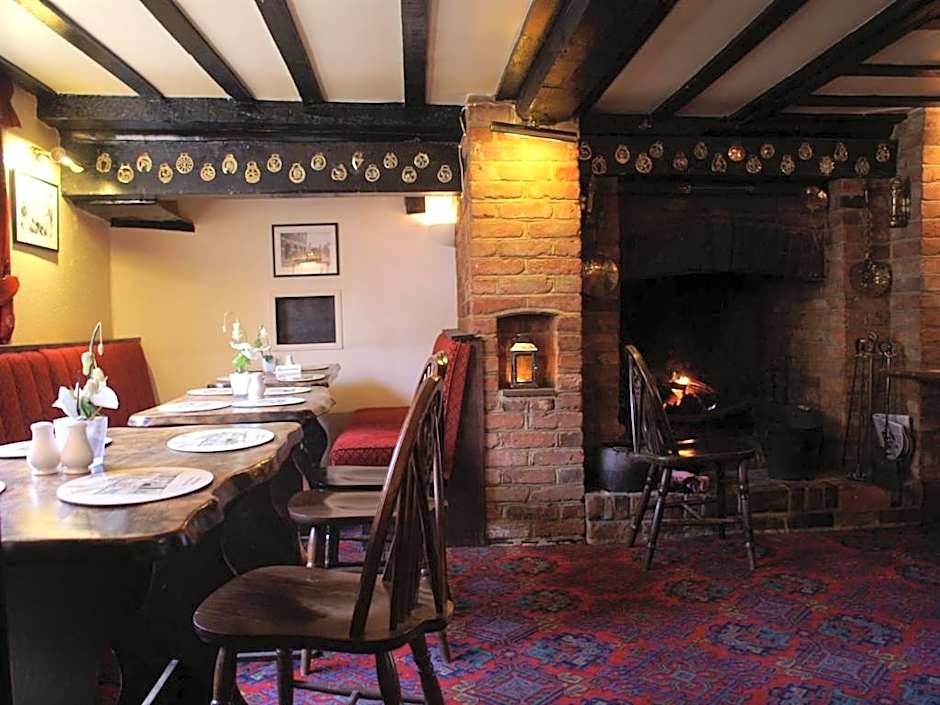 THE SARACENS HEAD INN