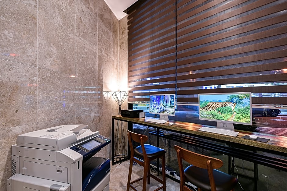 Sea & Moon Tourist Hotel