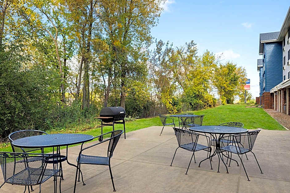 AmericInn by Wyndham Inver Grove Heights Minneapolis