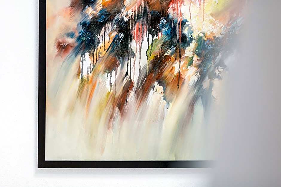 UpperHouse Suites & More