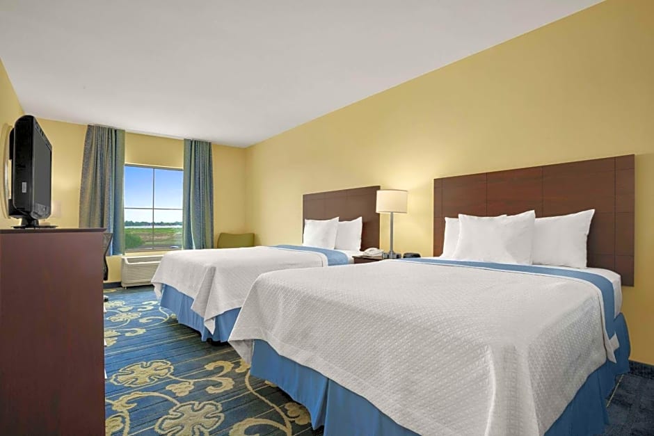 Days Inn by Wyndham Victoria