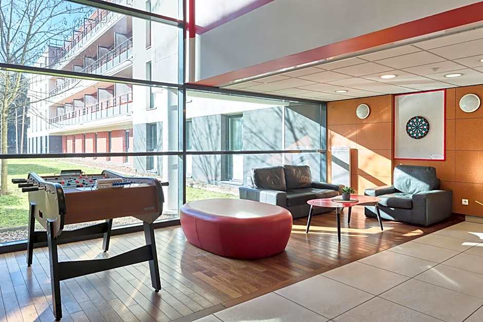Comfort Aparthotel Versailles, St Cyr l'Ecole