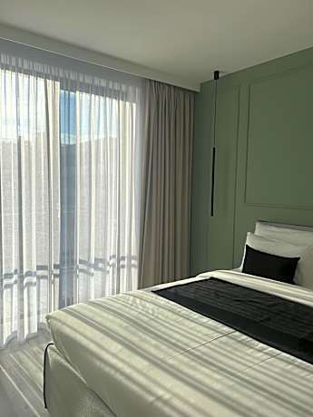 Three-Bedroom Penthouse Apartment