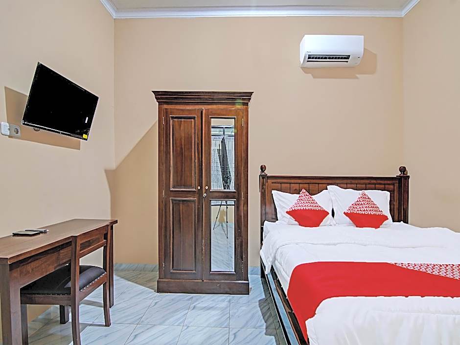 OYO 92176 Sandira Syariah