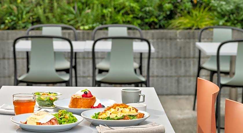 sequence SUIDOBASHI/ TOKYO