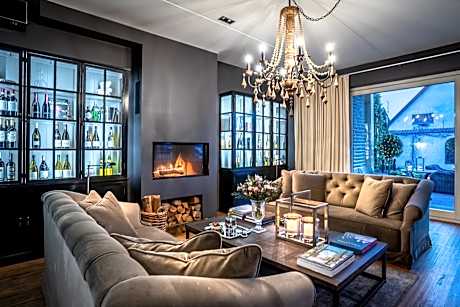 Frost Boutique Hotel