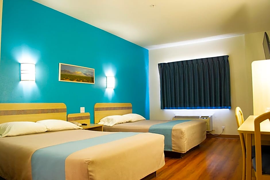 Motel 6-Las Cruces, NM - Telshor