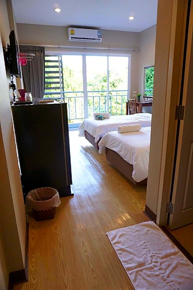 Chompu Nakarin Apartment