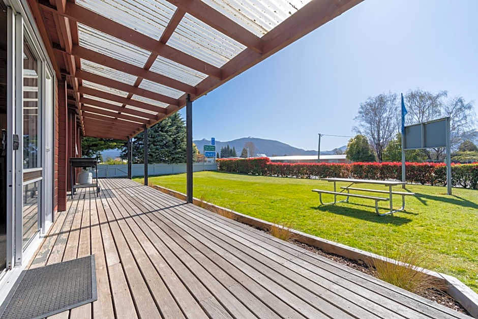 Te Anau Top 10 Holiday Park and Motels