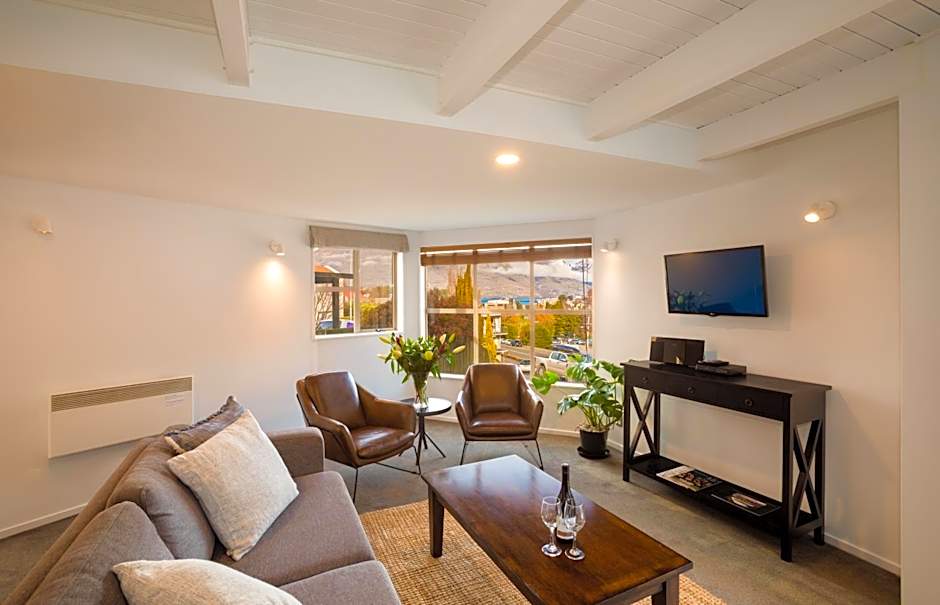 Cranbury Court Apartments