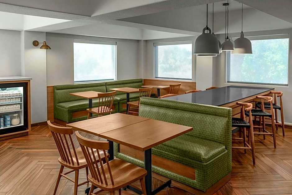 Fairfield Inn & Suites by Marriott San Francisco San Carlos