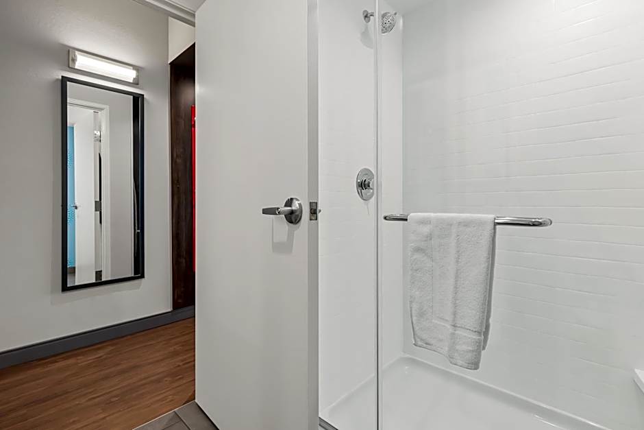 Tru by Hilton Aloha Beaverton