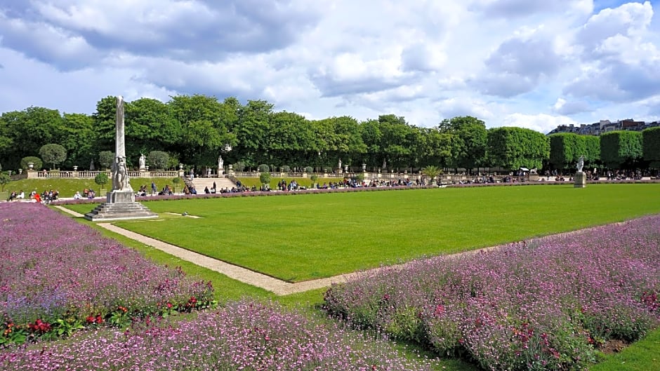 Villa Luxembourg – Paris, TX