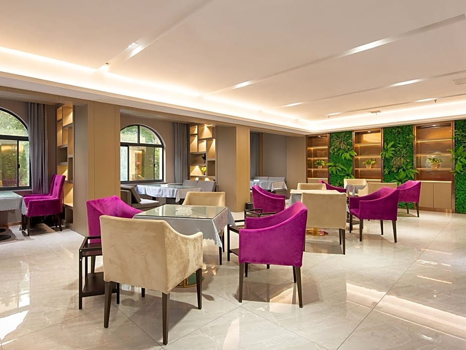 Lavande Hotel Yueyang East High-speed Railway Station Walmart