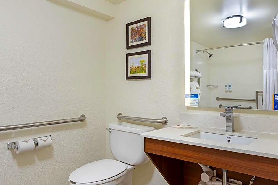 Comfort Suites Hanes Mall