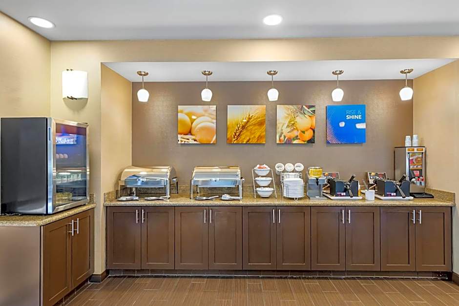 Comfort Suites Ontario Convention Center