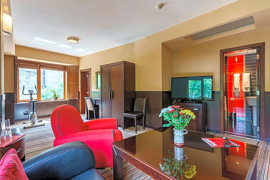 Hotel Ego - Parking Available - Top Central Location