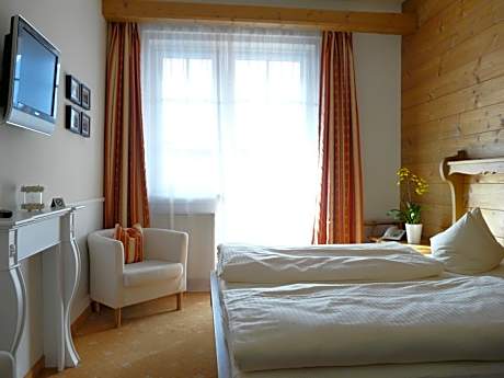 Small Double Room Alpspitze
