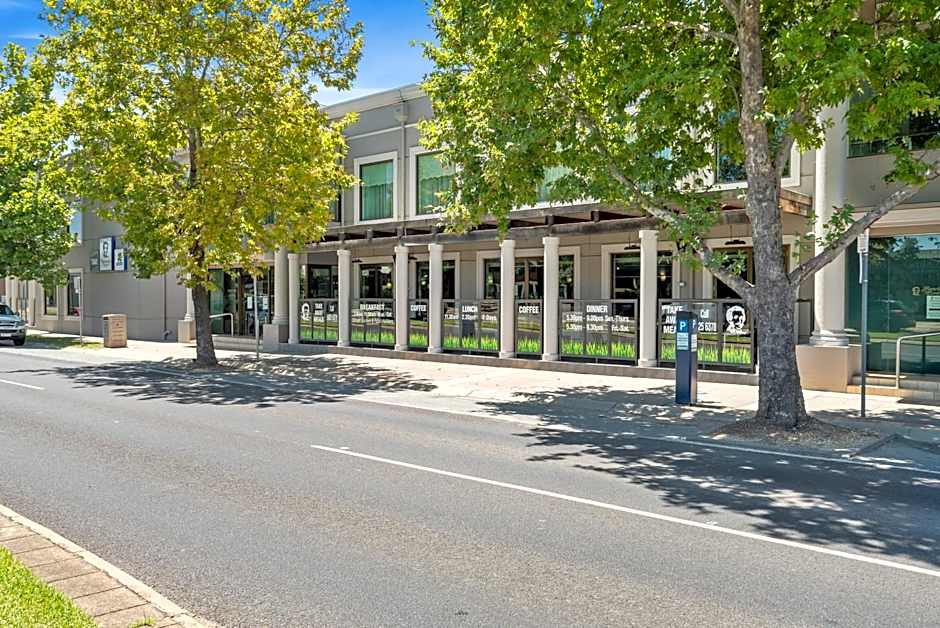 Photo 1 of 31 of Sherbourne Terrace Hotel