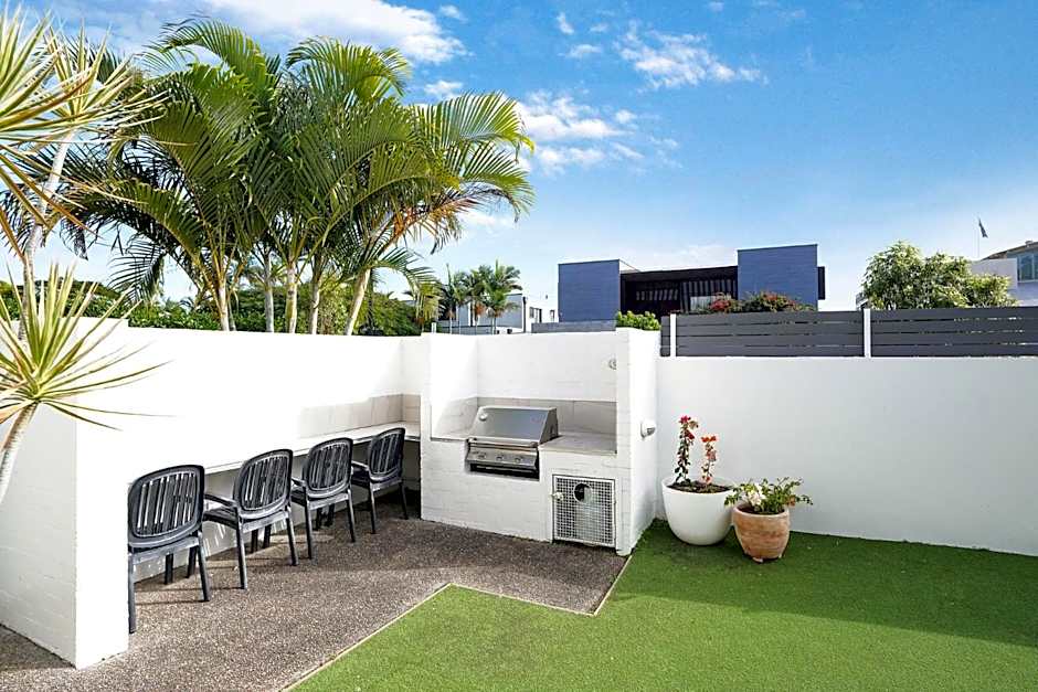 Noosa Parade Holiday Inn