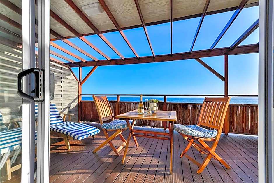 Singing Kettle Beach Lodge