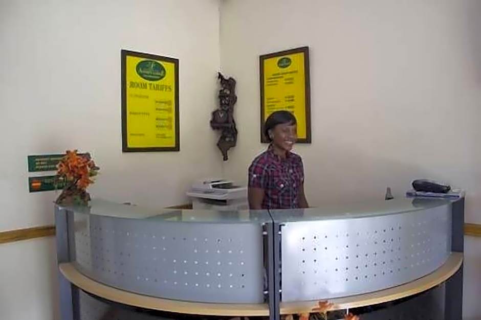 Annie&apos;s Lodge Blantyre