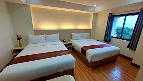 Deluxe Quadruple Room