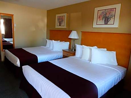 Queen Studio with Two Queen Beds - Non-Smoking