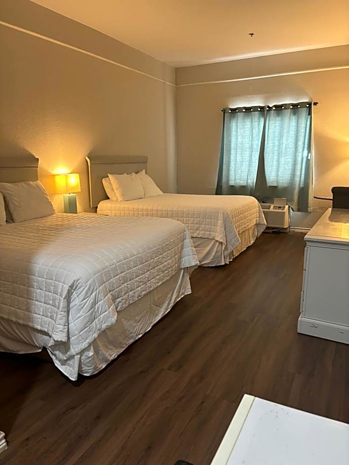 Deluxe Inn & Suites
