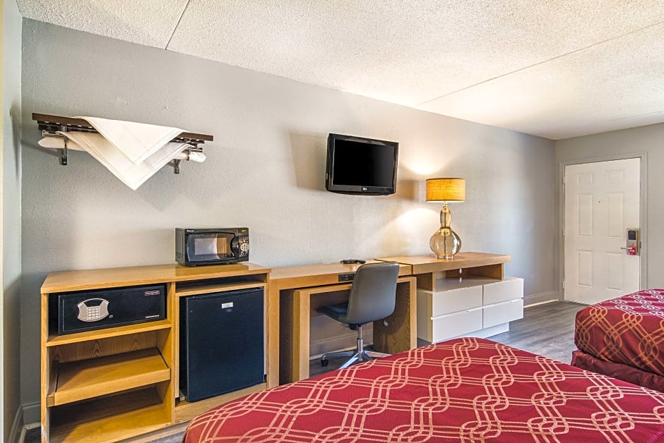 Econo Lodge Brunswick I-95