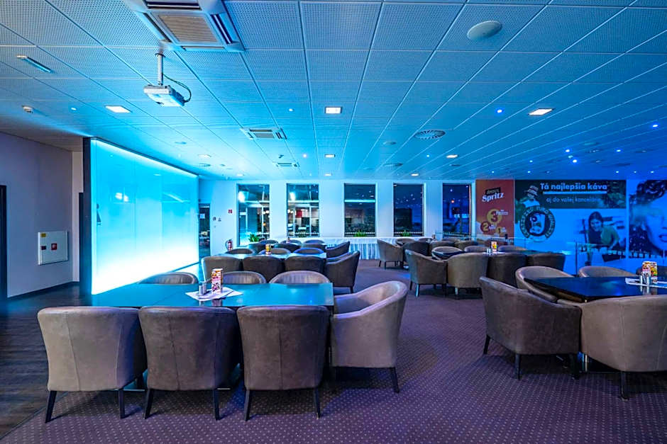 BNC Hotel - Restaurant - Bowling