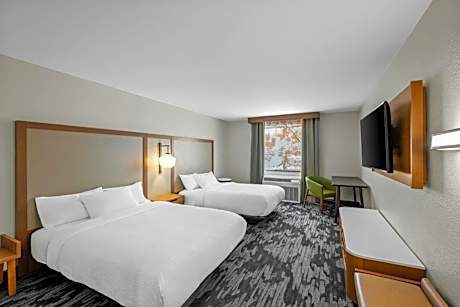 Queen Room with Two Queen Beds and Bathtub - Mobility Access